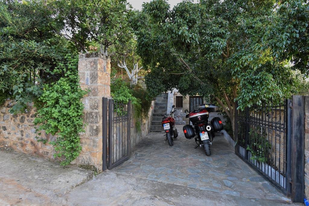 Villa Onar A Stone House With Amazing View Stoúpa Extérieur photo