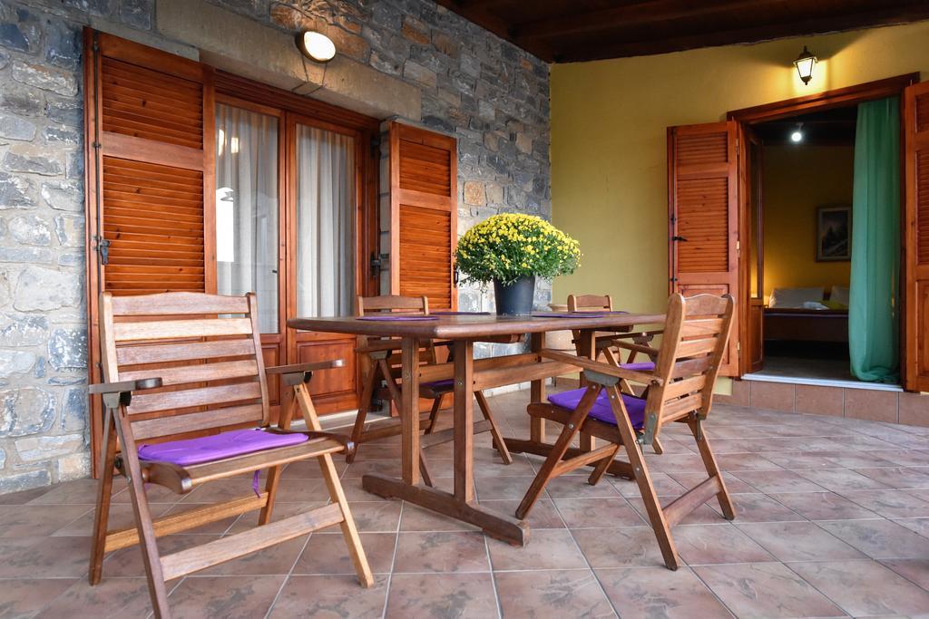 Villa Onar A Stone House With Amazing View Stoúpa Extérieur photo